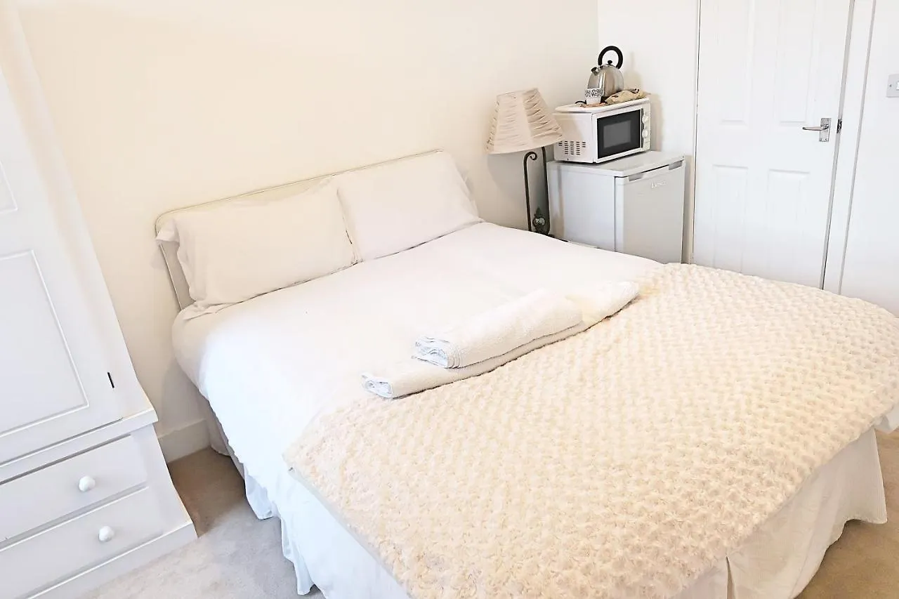 Whitburn Guest House About 7 Mins Walk To The City Free Internet Tv Донкастер
